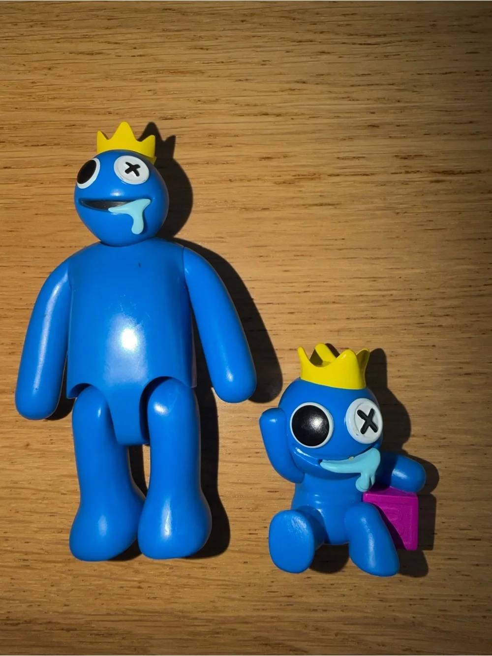 Rainbow friends, figures